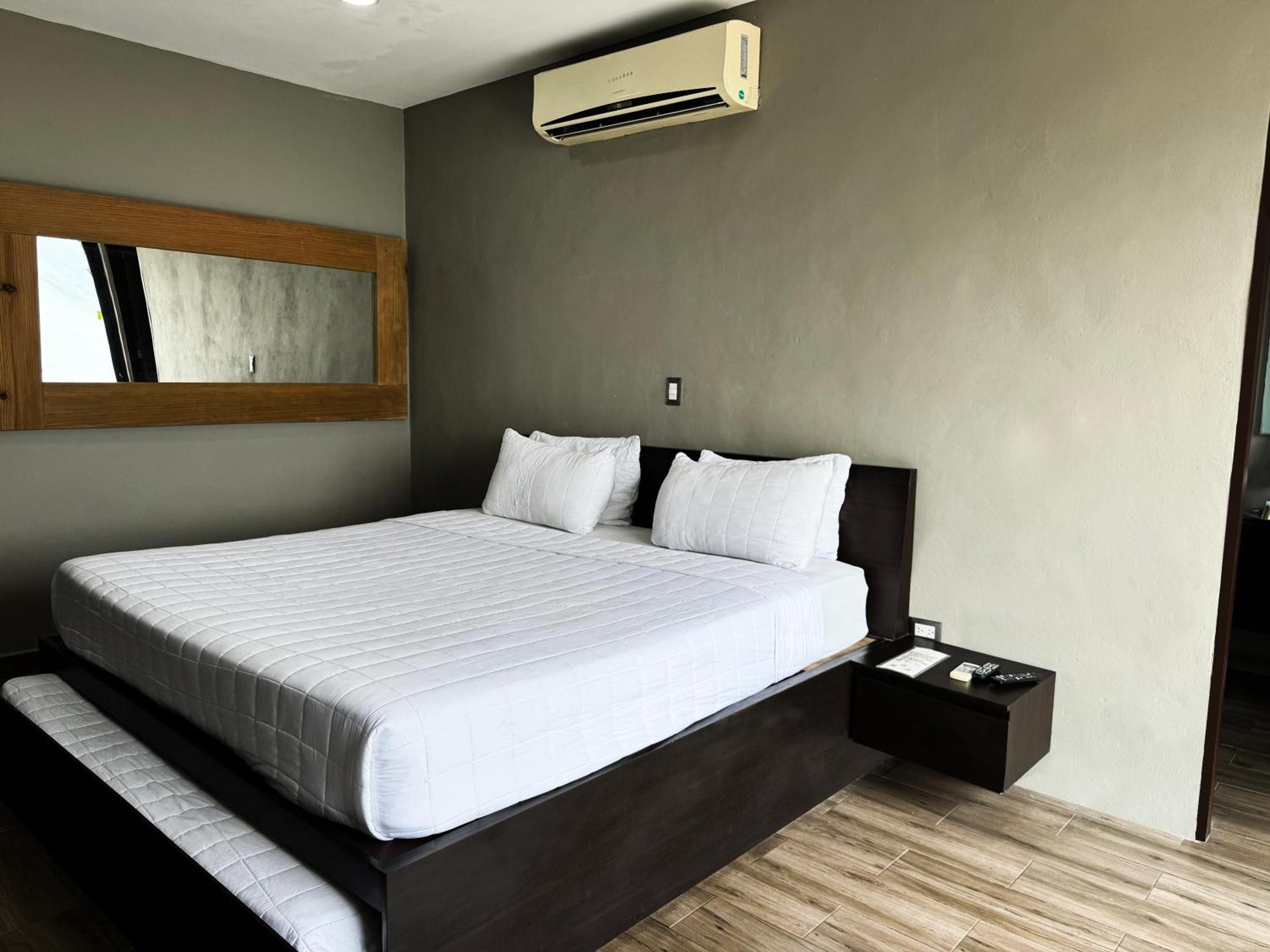 El Congo Cardedeu Hotel Lago De Coatepeque מראה חיצוני תמונה